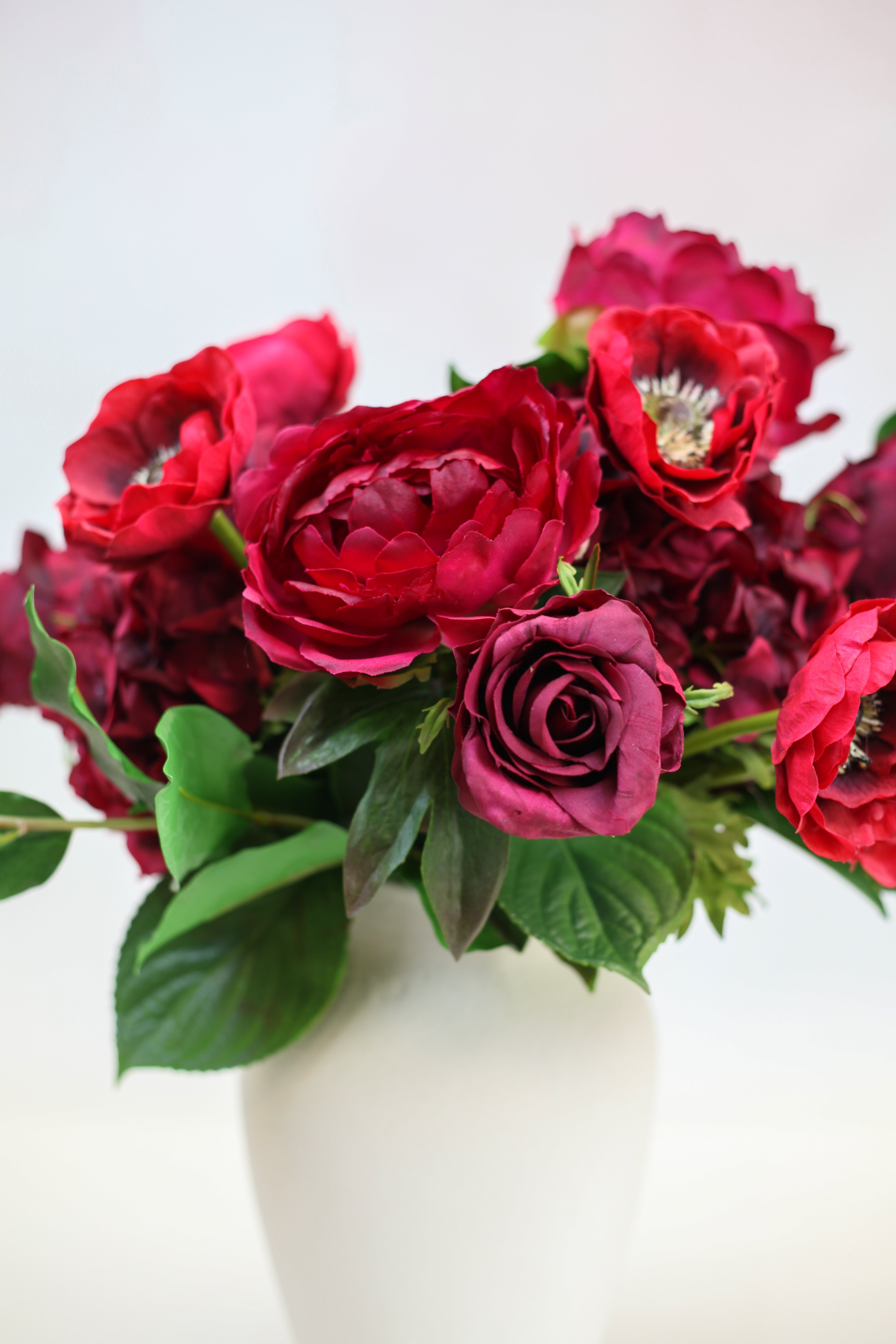 The Holy Hostess Amour Bouquet, Luxe