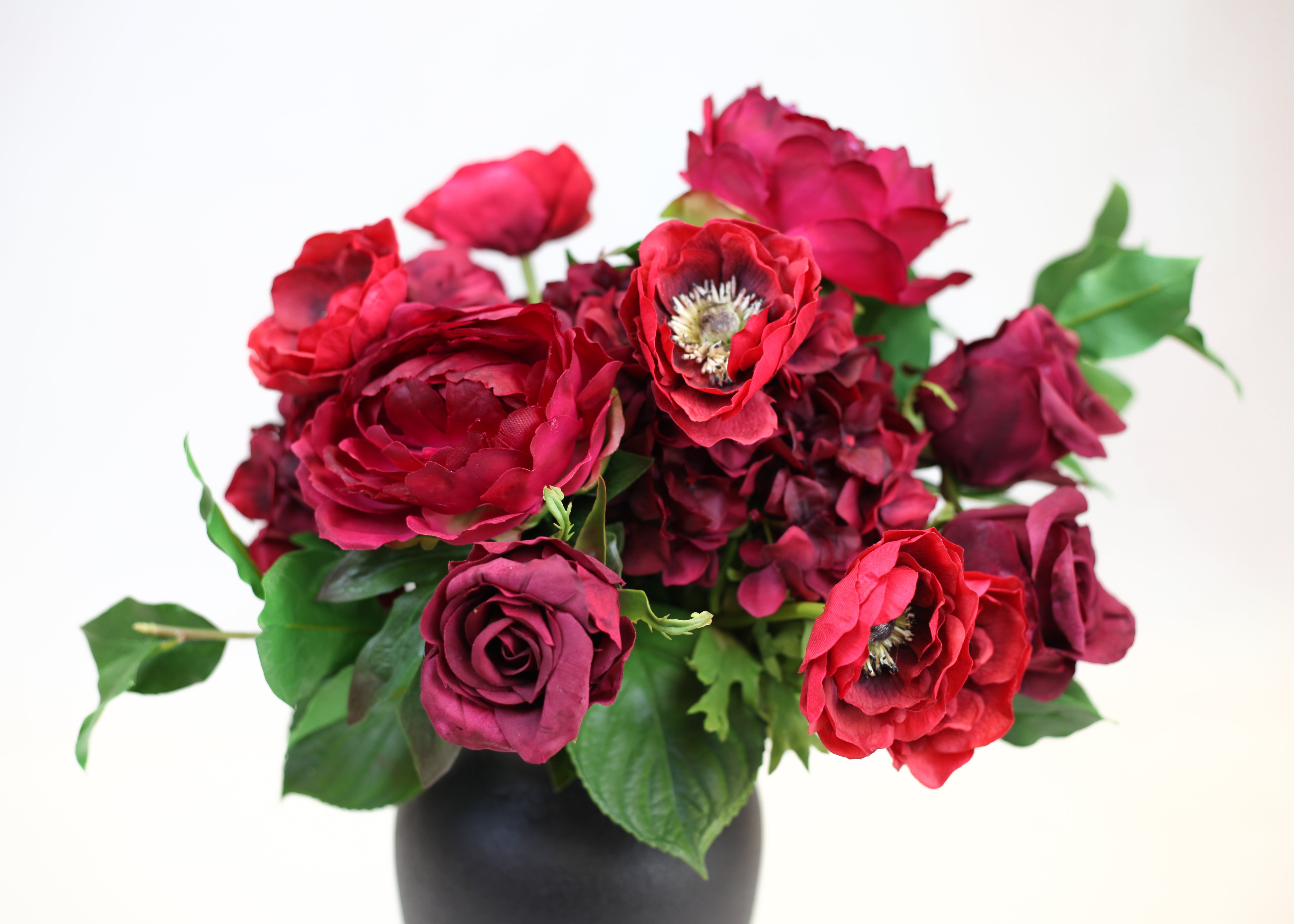 The Holy Hostess Amour Bouquet, Luxe