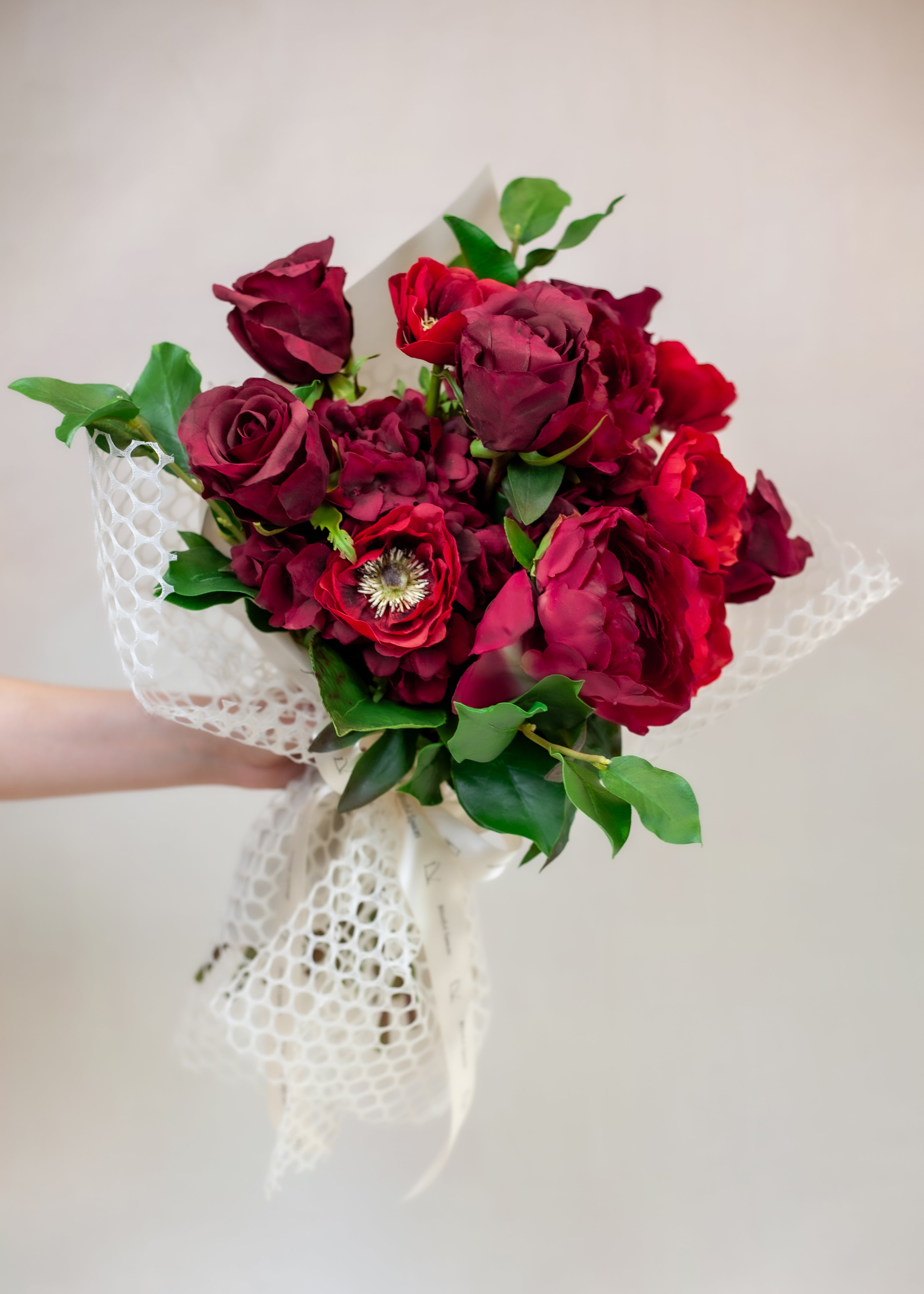 The Holy Hostess Amour Bouquet, Luxe