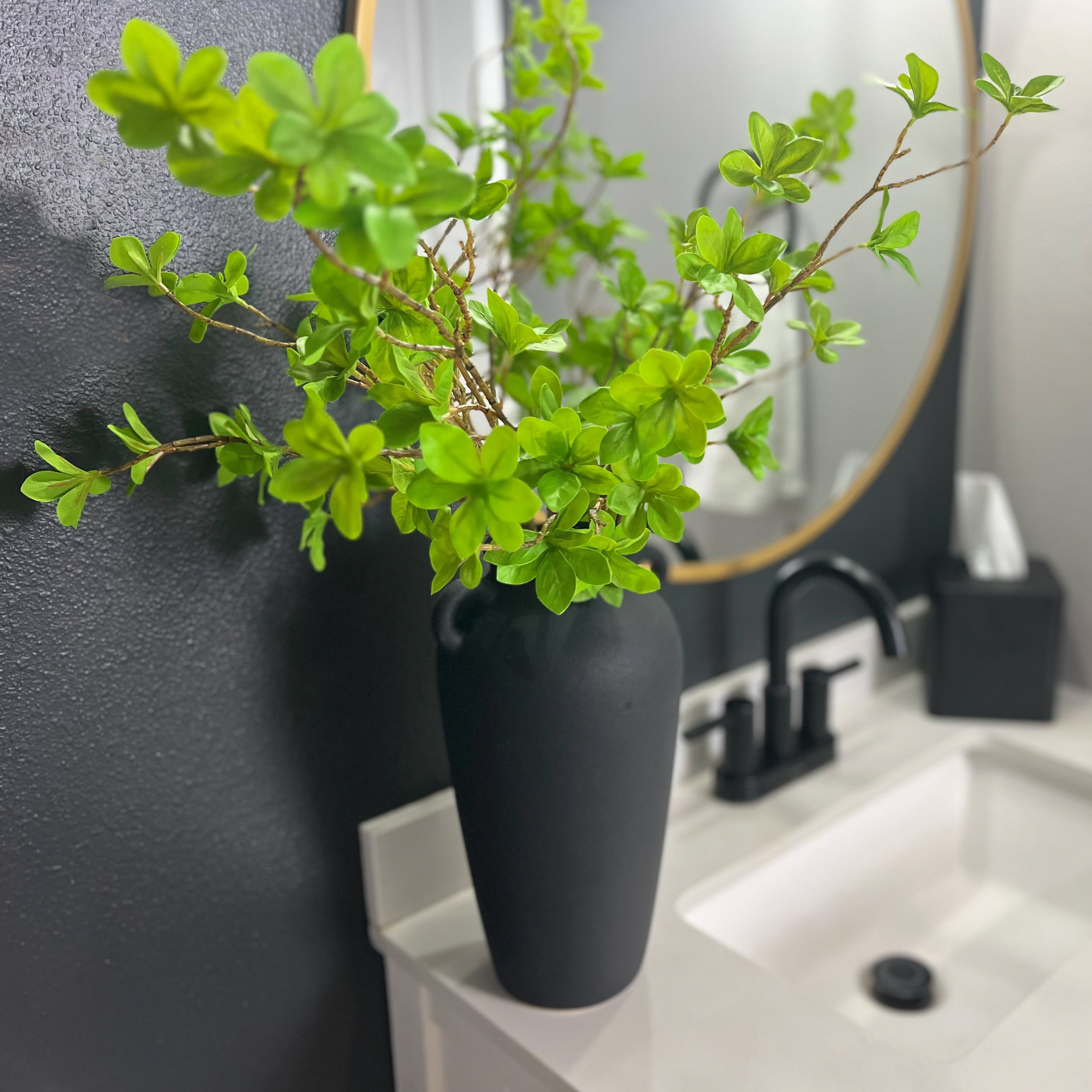 Vintage Oasis Laurel and Vine 