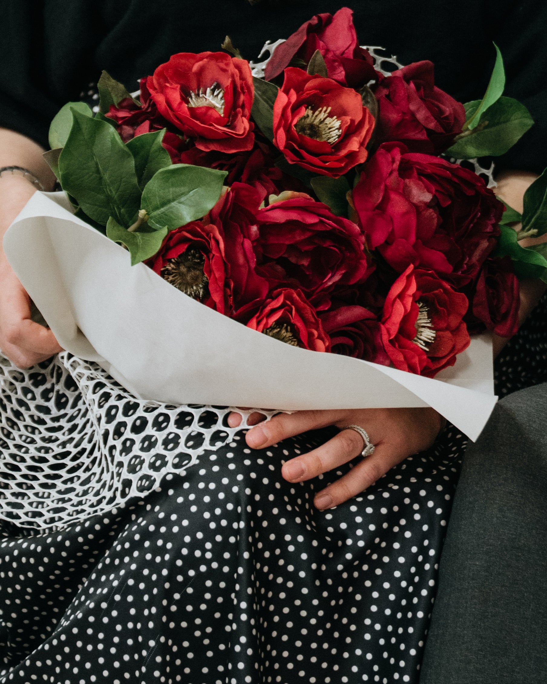 The Holy Hostess Amour Bouquet, Luxe