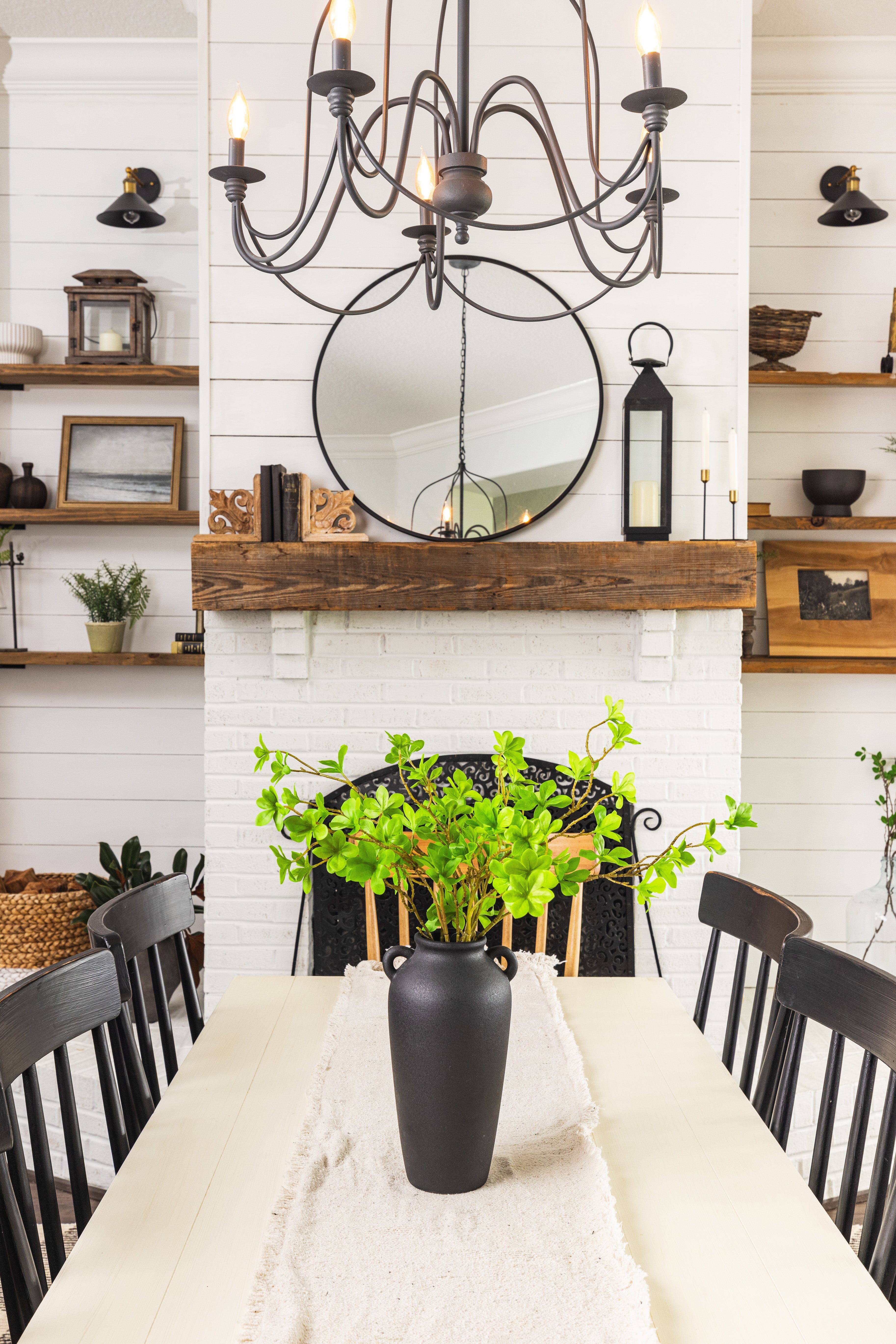 Vintage Oasis Laurel and Vine 