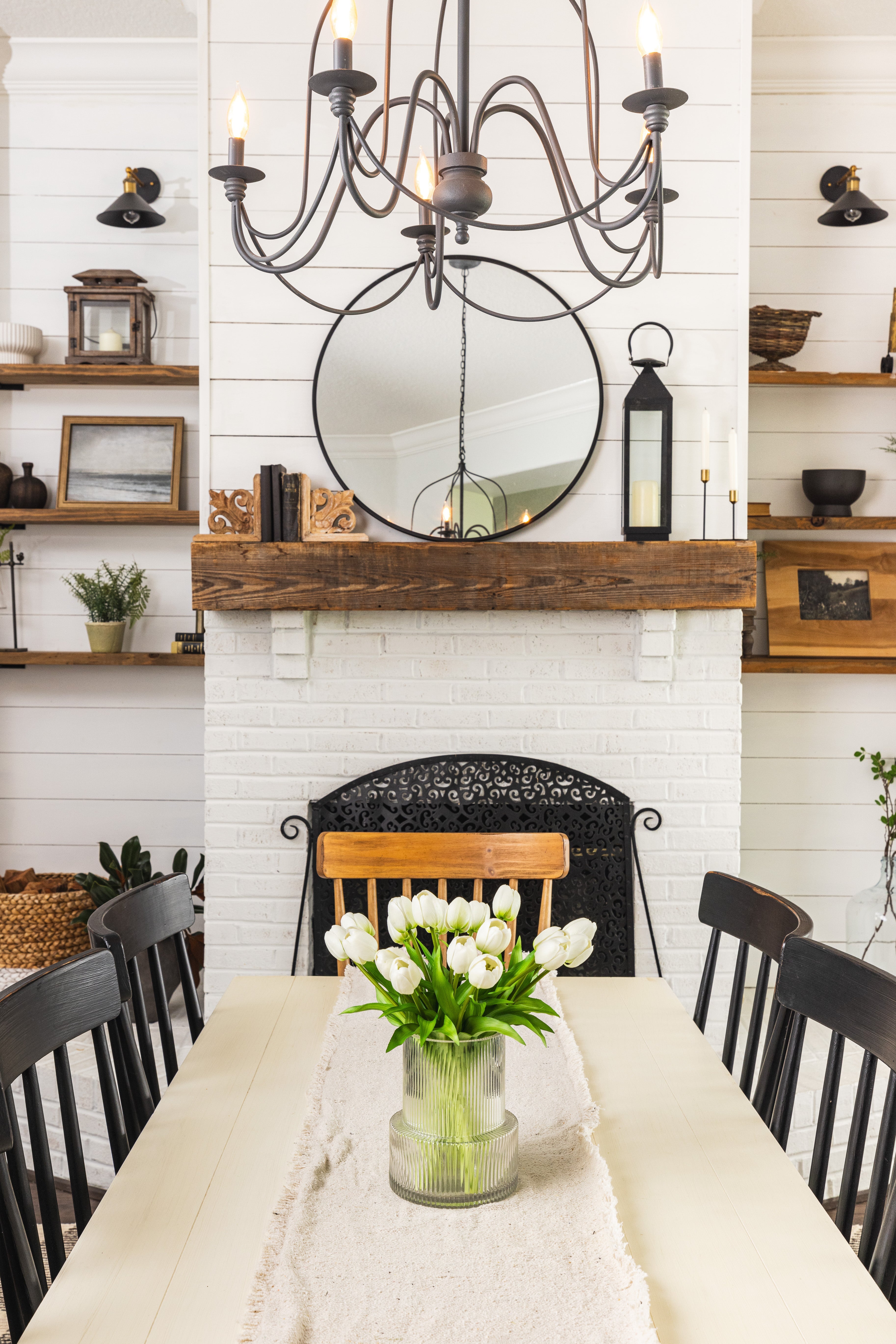 Radiant Blooms- White Laurel and Vine 