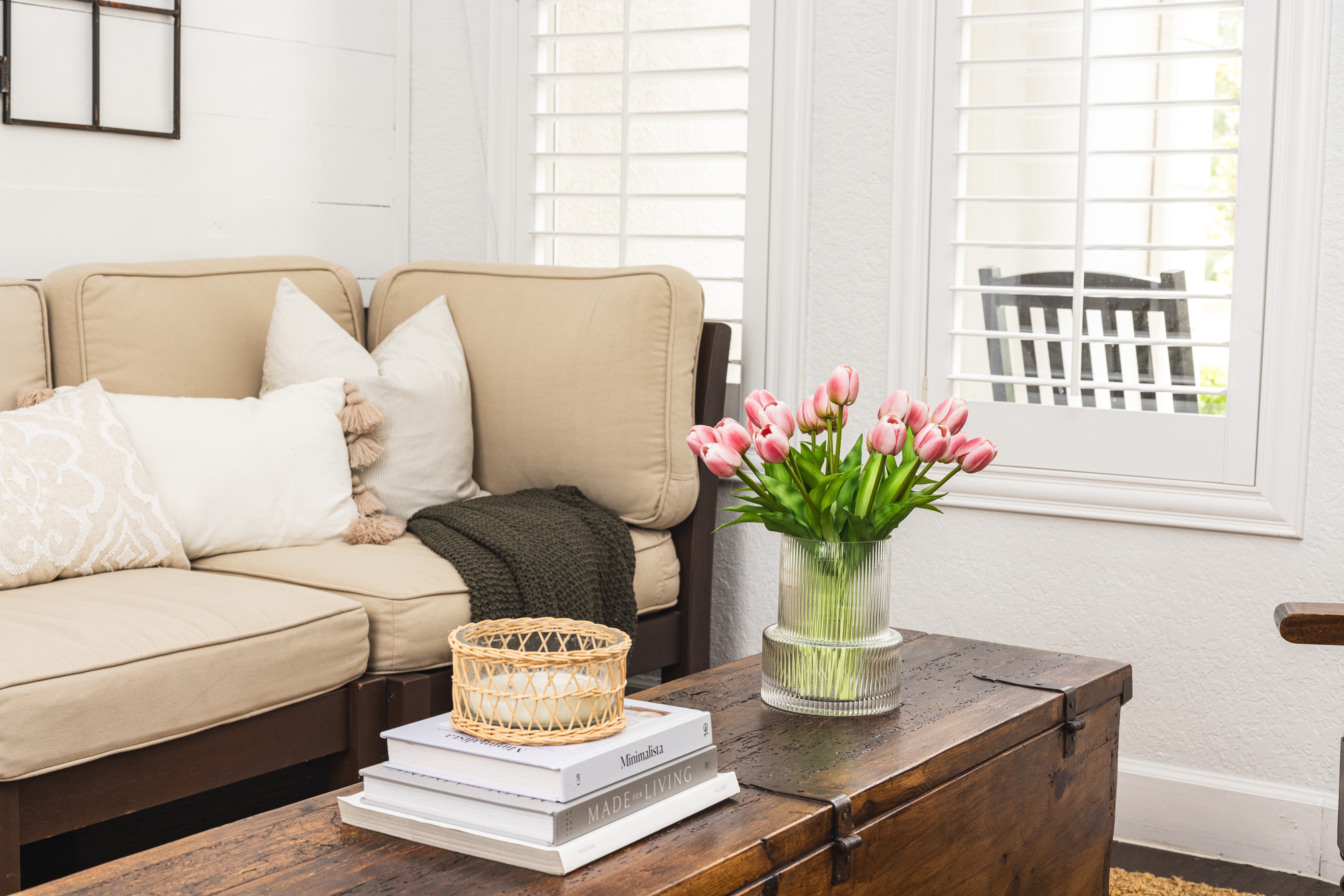 Radiant Blooms- Pink Laurel and Vine 