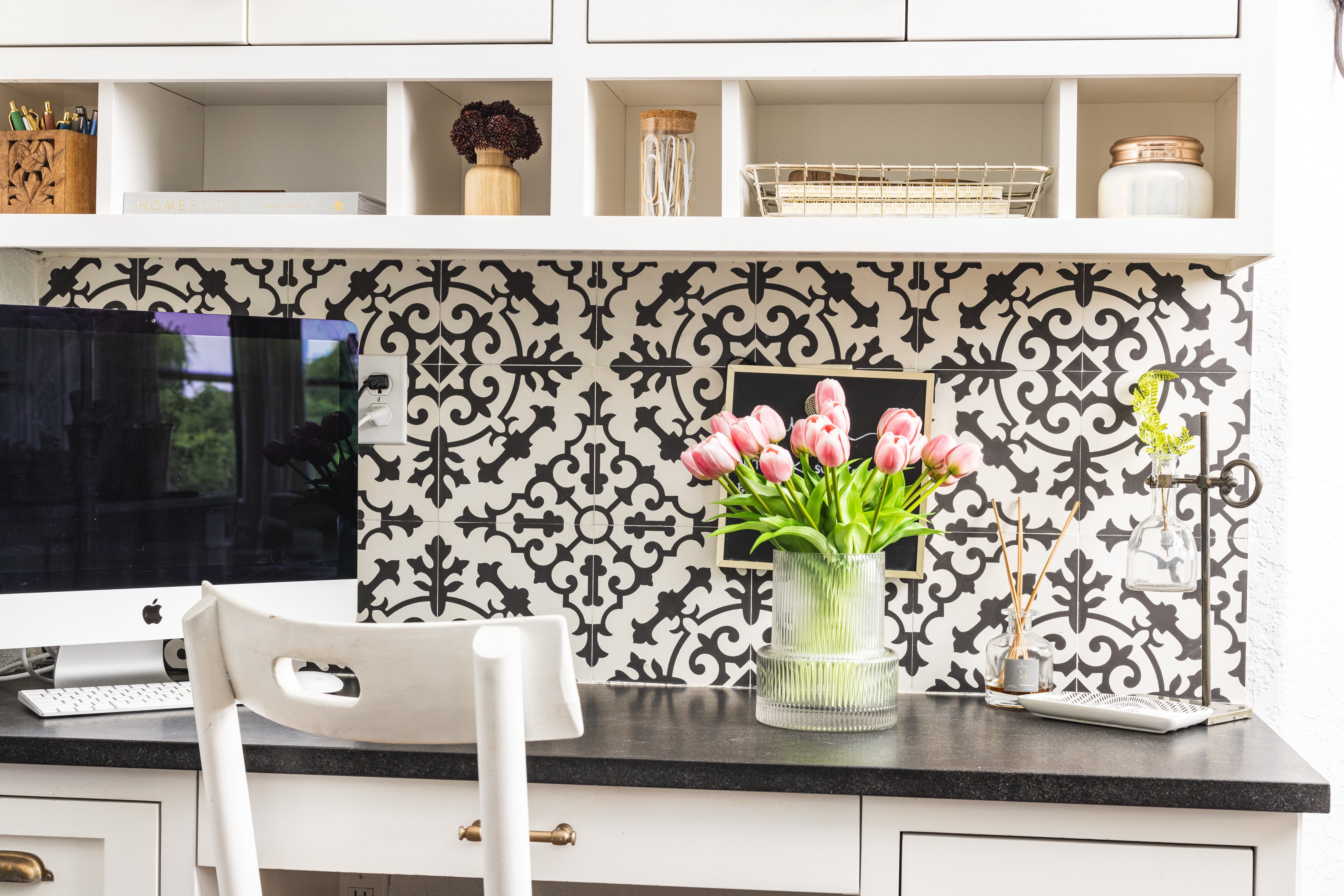 Radiant Blooms- Pink Laurel and Vine 