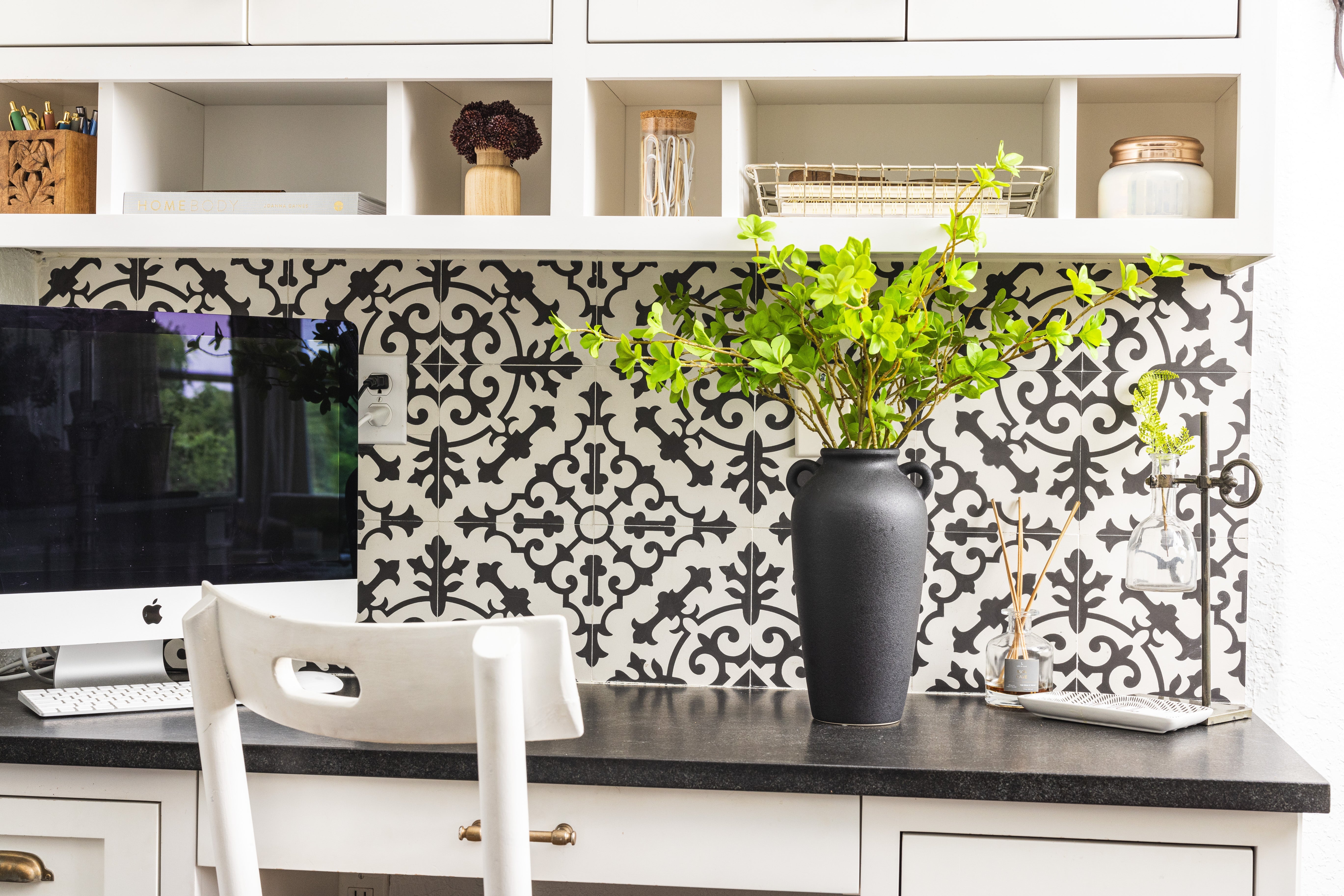 Vintage Oasis Laurel and Vine 