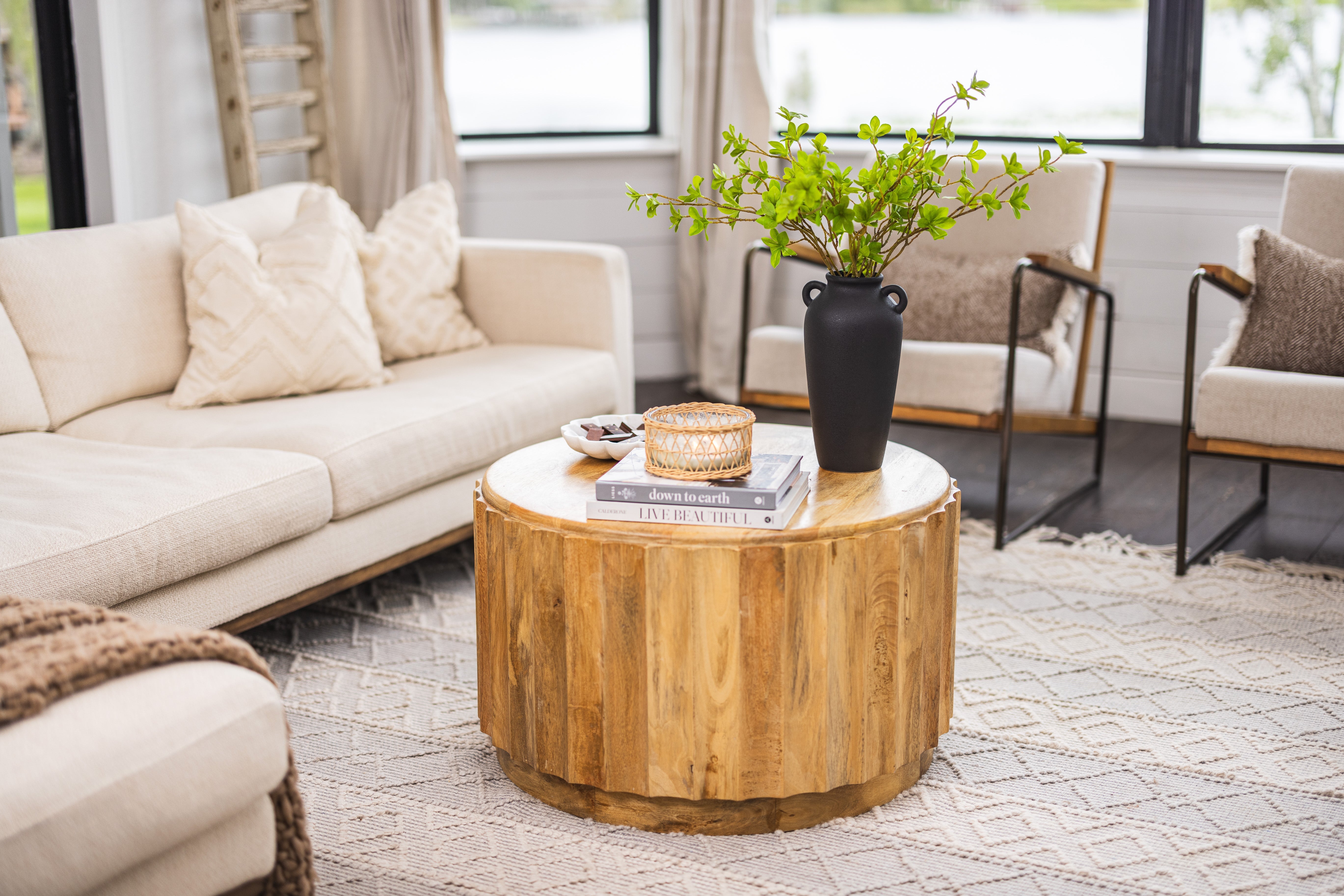 Vintage Oasis Laurel and Vine 