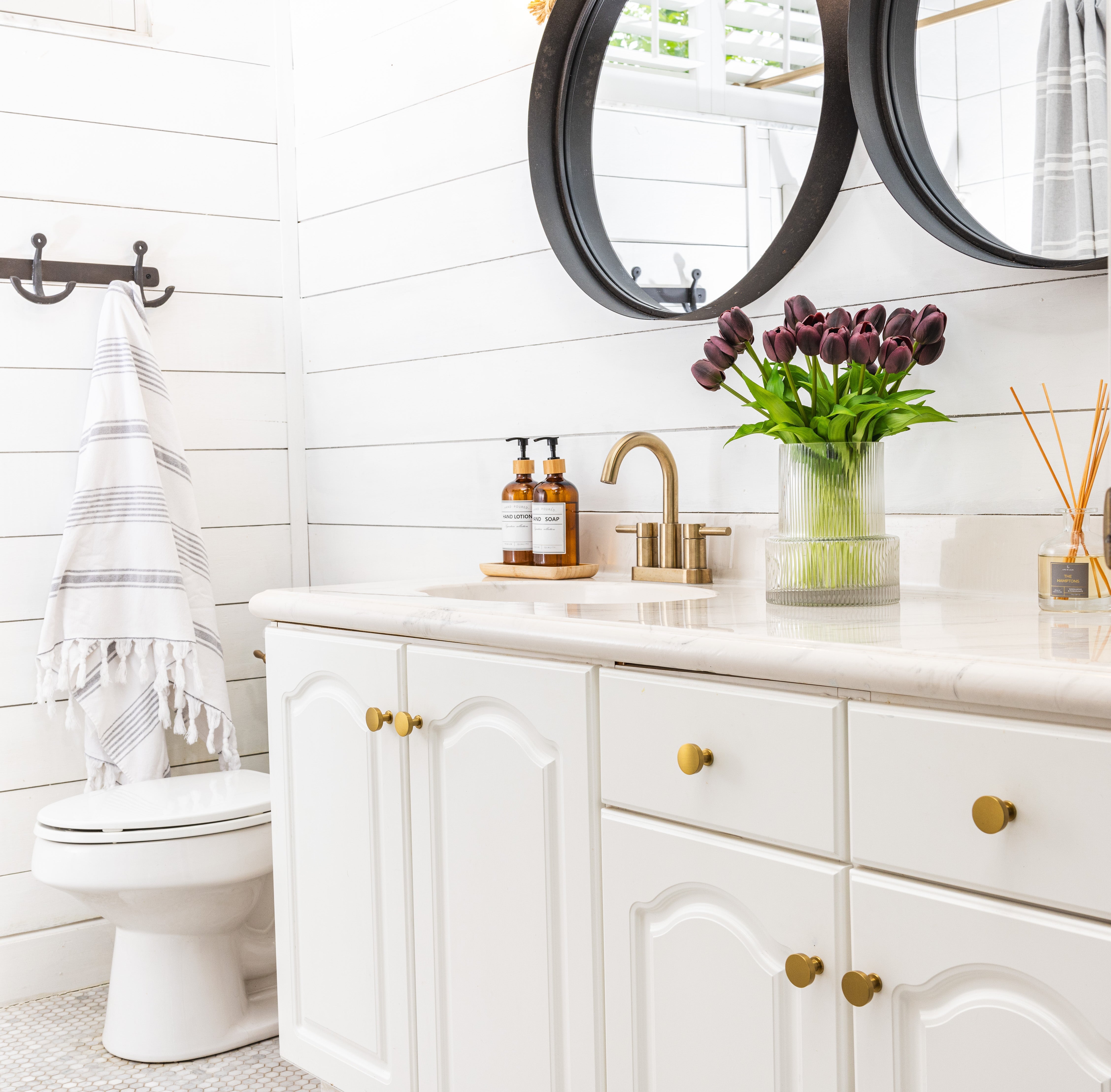 Radiant Blooms- Purple Laurel and Vine 