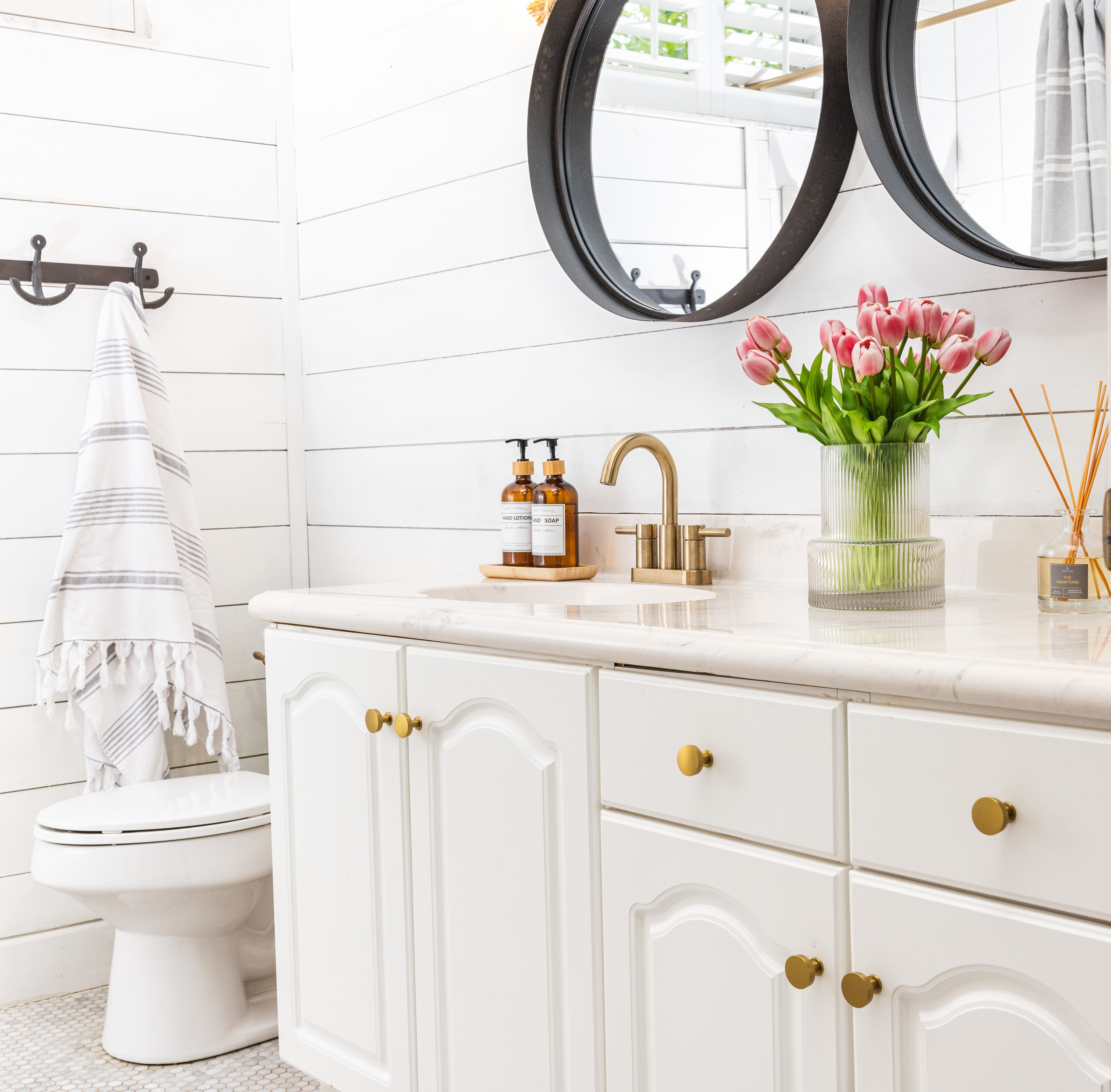 Radiant Blooms- Pink Laurel and Vine 