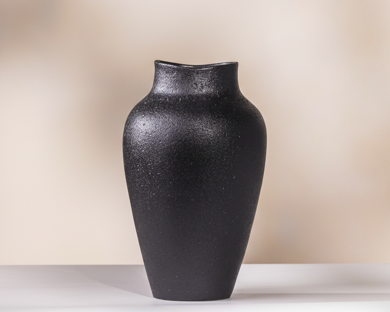 Silhouette Vase, Black